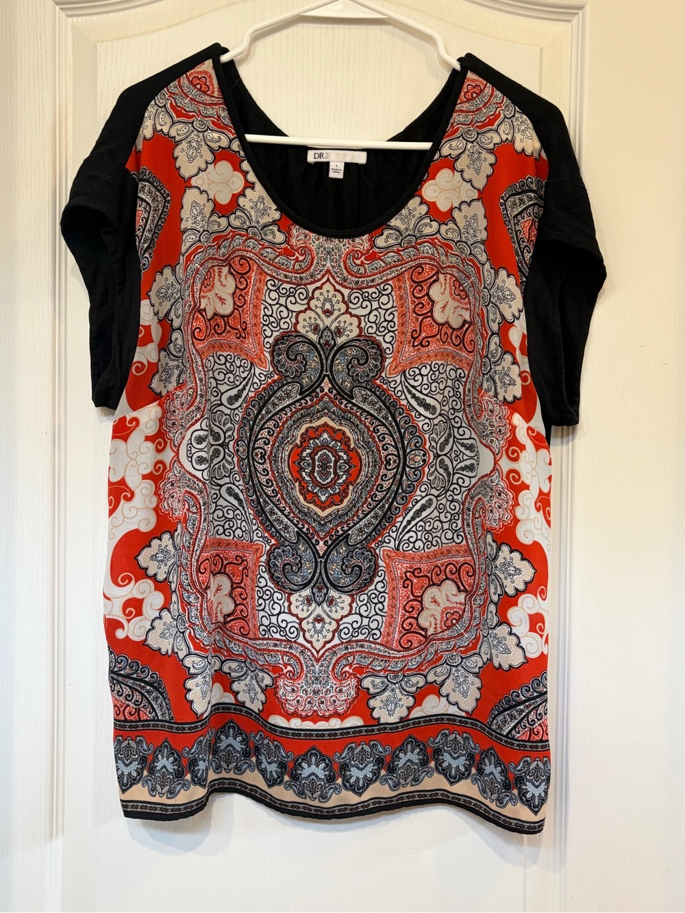 DR2 Red and Black Paisley Scoop Neck Short Sleeve Top